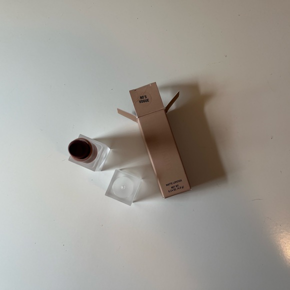 New KKW Matte Lipstick 90’s Vogue Read
